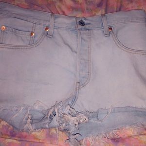 Levis never worn light wash daisy embroidered shorts